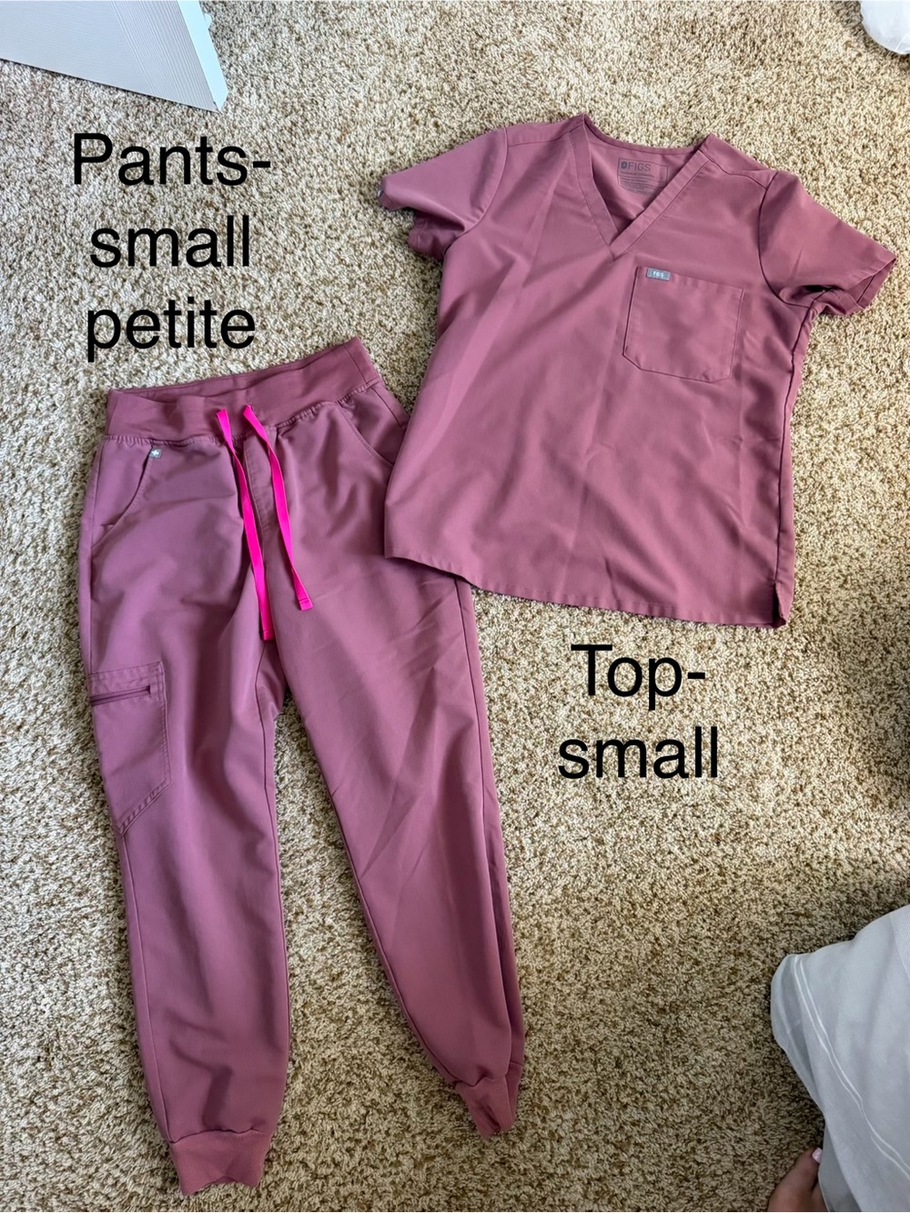 🦋 Figs scrub set in Mauve Catarina Top S regular & Zamora Joggers size S petite🦋